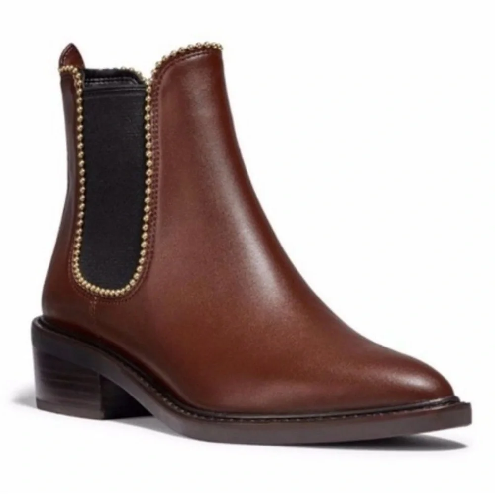Coach Bowery leather Chelsea boots featuring a beaded chain 7.5 NEW w/o box - Picture 1 of 11
